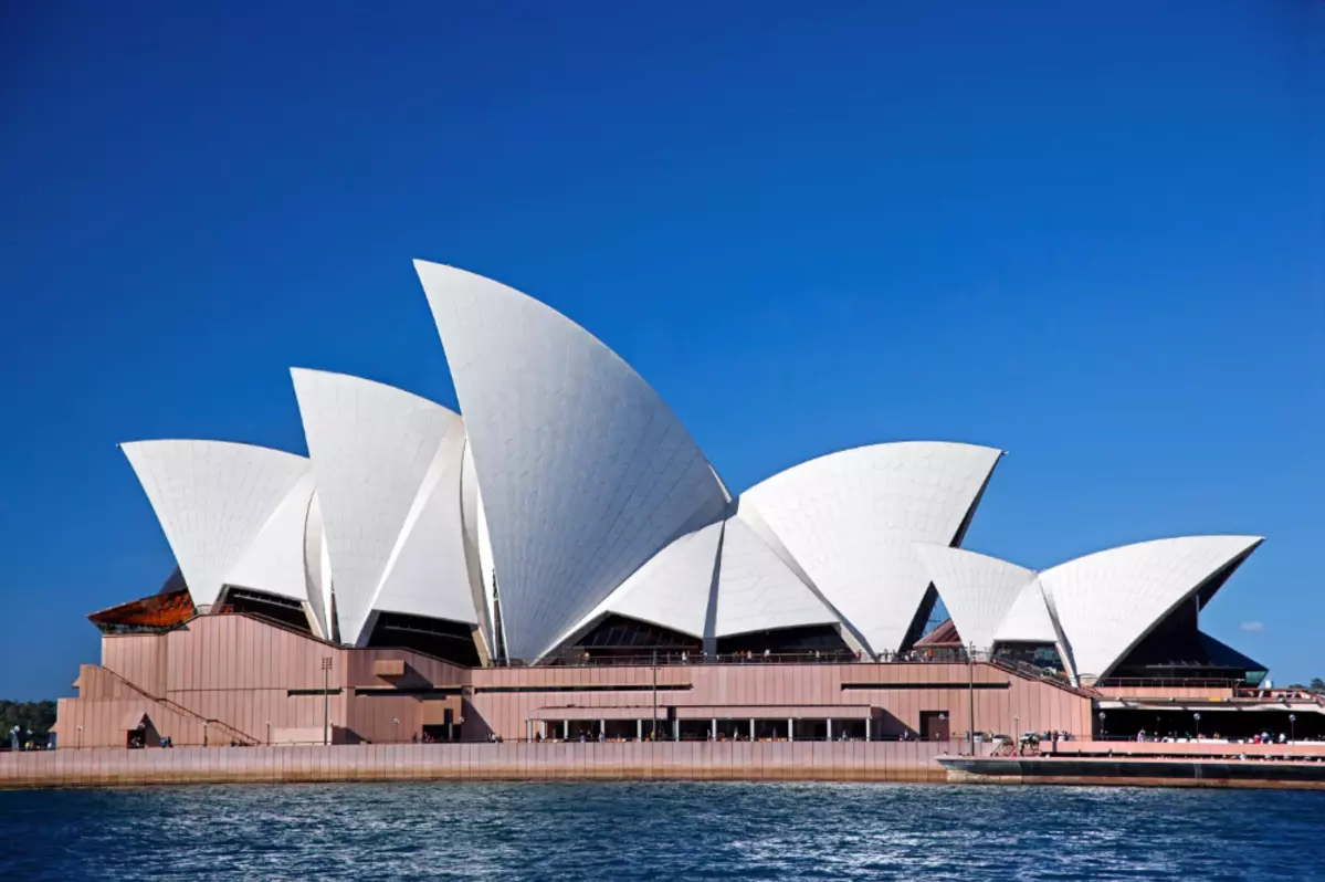 Mengenal Struktur Bangunan Bentang Lebar Hingga Contohnya contoh bangunan bentang lebar yaitu Sydney Opera House