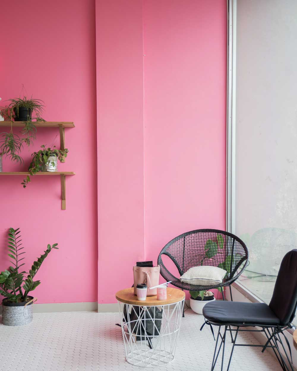 25+ Inspirasi Warna Cat Rumah Terlengkap untuk Hunian Anda Contoh warna cat Fuschia