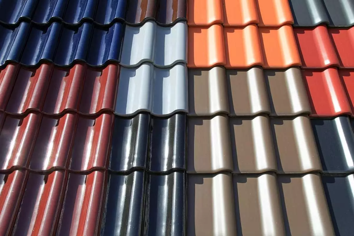 Rekomendasi 10 Jenis Atap Rumah dan Cara Merawatnya material atap keramik yang memiliki banyak jenis warna