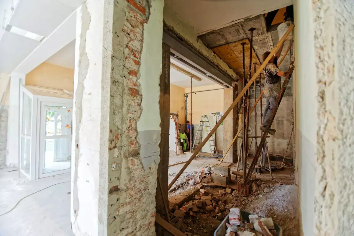 Estimasi Biaya Renovasi Rumah 2 Lantai dan Subsidi biaya renovasi rumah dengan material yang dibutuhkan