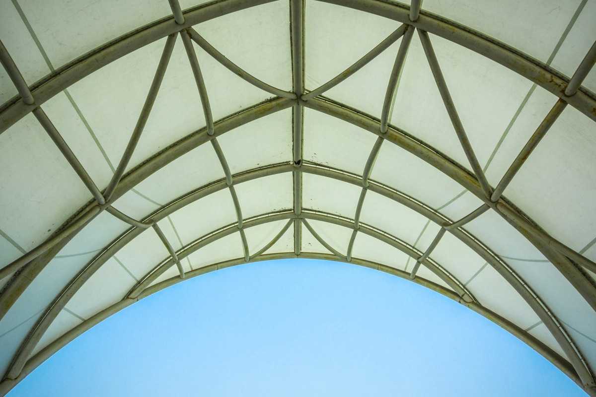 Gedung yang mengunakan atap dengan kuda kuda baja ringan