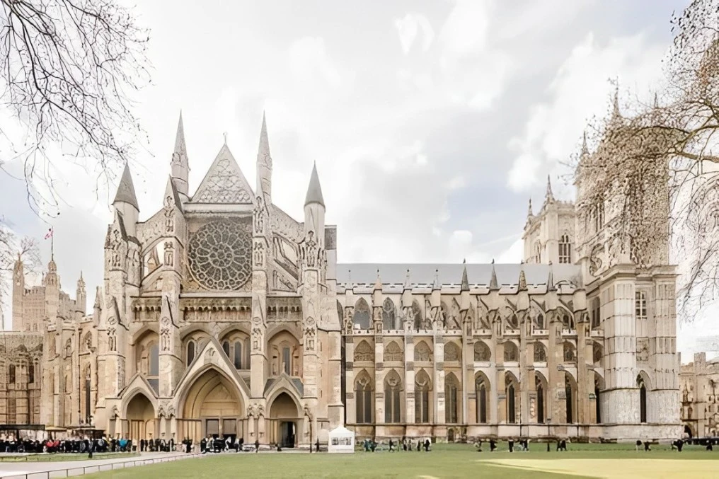 Mengenal Gaya Arsitektur Gotik dan Sejarah Bangunan di Dunia katedral westminster di Inggris
